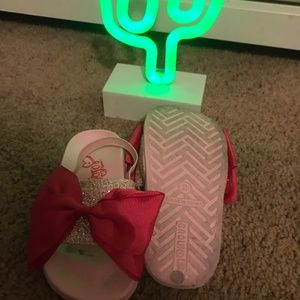 A jojo Siwa size 8 kids toddler